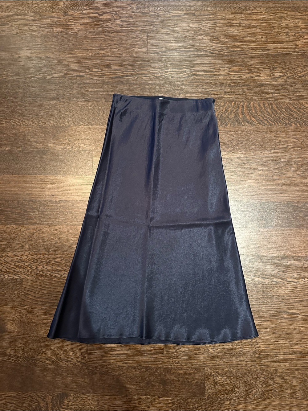 Babaton Aritzia Satin Midi Skirt - Navy